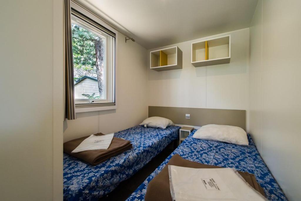 Camping Les Hautes Prairies Lourmarin Exterior foto