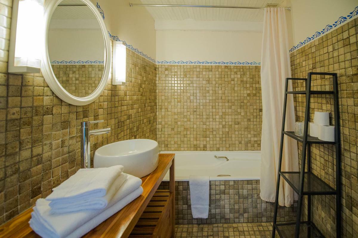 Camping Les Hautes Prairies Lourmarin Exterior foto